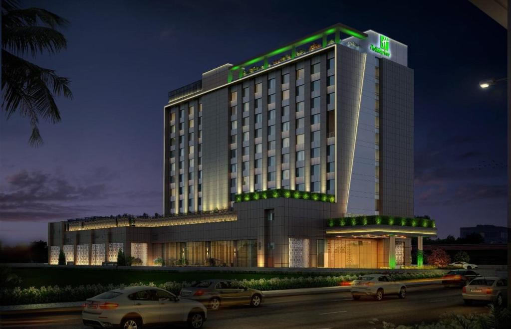 Holiday Inn Lucknow Airport