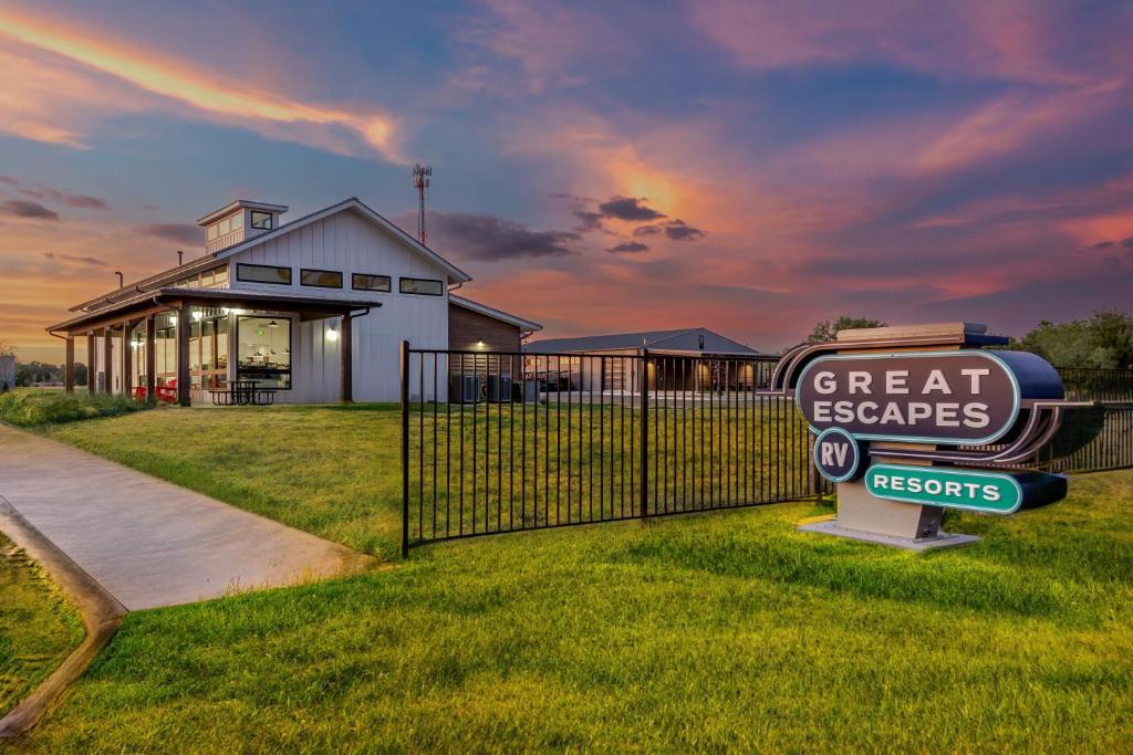 Great Escapes RV Resort Bryan College Station